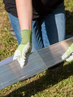 EasyFlex™ Aluminum Edging, 24' 10 EasyFlex™ Aluminum Edging, 24' -Default Template 3 8592450 0150 tif