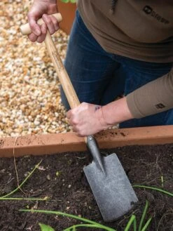 Gardener’s Lifetime Perennial Spade With Short T-Handle 9 Gardener’s Lifetime Perennial Spade With Short T-Handle -Default Template 3 8600310 3318 tif